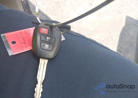 2015 Toyota Rav4 Xle z USA, uszkodzony, nr VIN JTMRFREV9FD146574